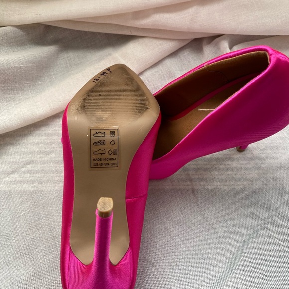 Hot Pink Stiletto Heels with Pointed Toe and High Thin Heel - Picture 4 of 5